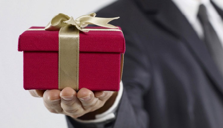 Things to consider when choosing a corporate gifts supplier